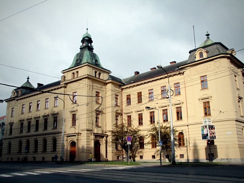 Klinika zubního lékařství představila nový exteriér i bezbariérové